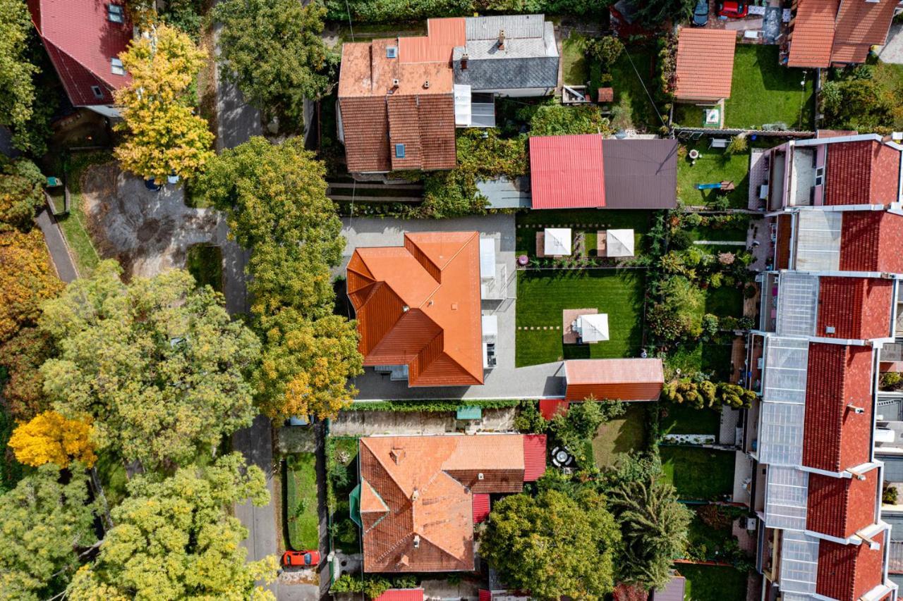 Villa Garden Eger Bagian luar foto